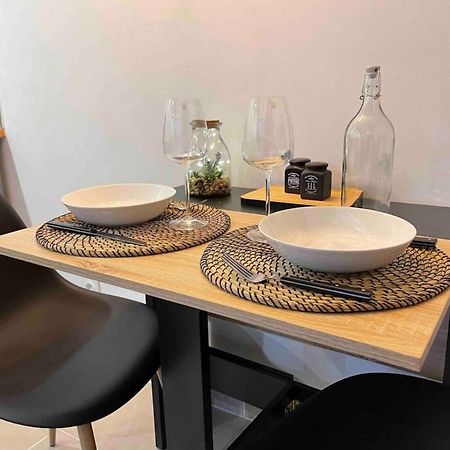 Appartement Le Duplex - Gare / Tram / Netflix à Fontaine  Extérieur photo