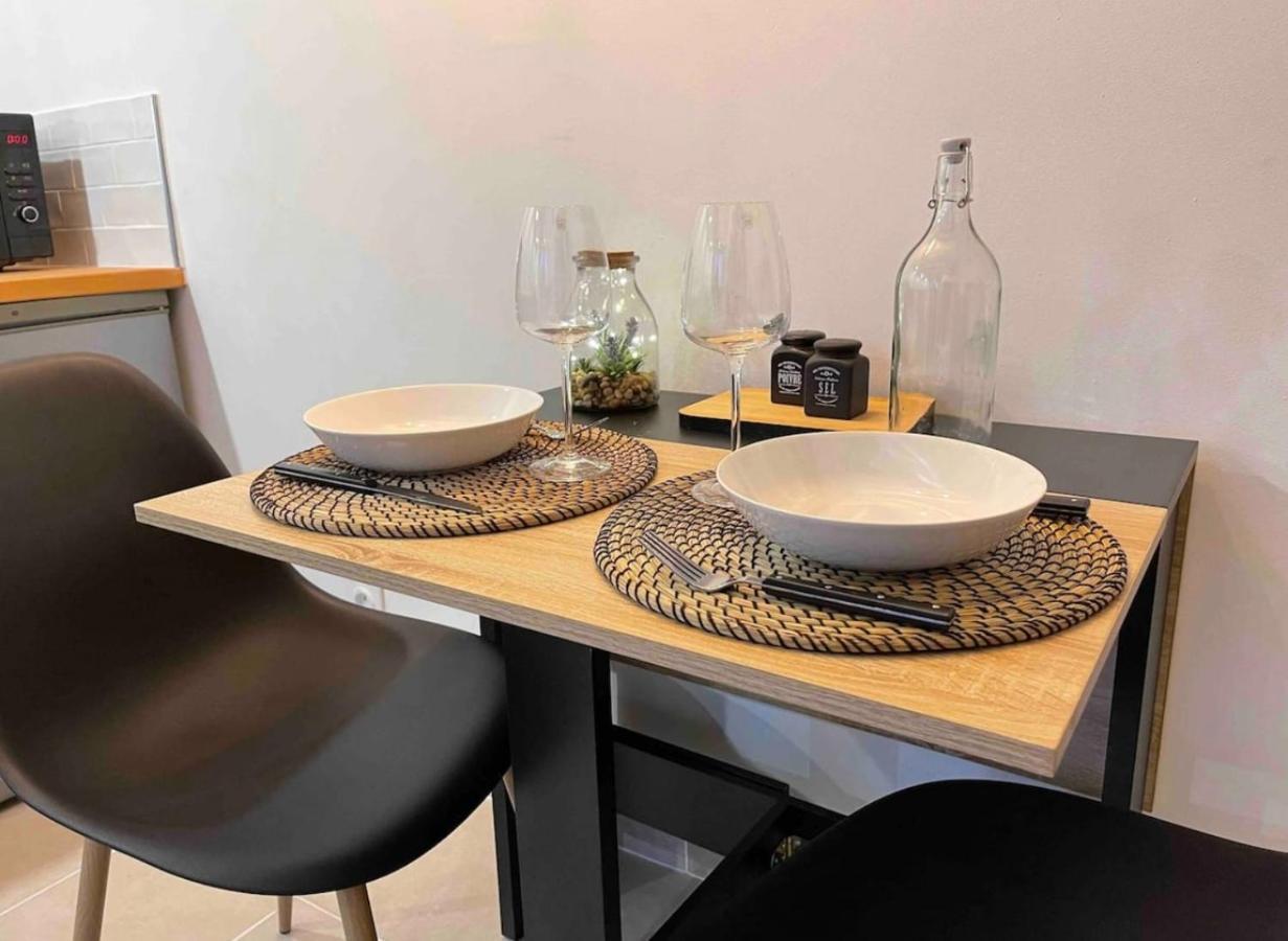 Appartement Le Duplex - Gare / Tram / Netflix à Fontaine  Extérieur photo