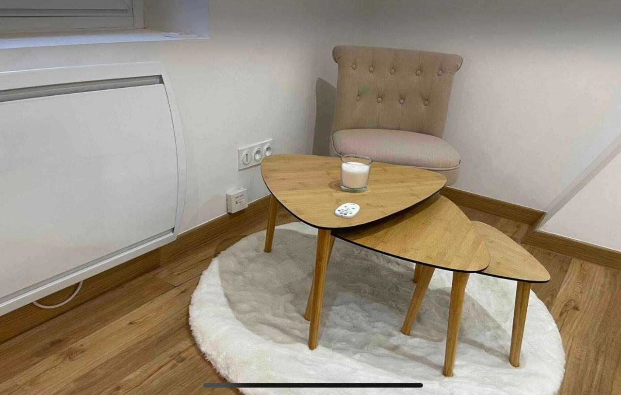 Appartement Le Duplex - Gare / Tram / Netflix à Fontaine  Extérieur photo