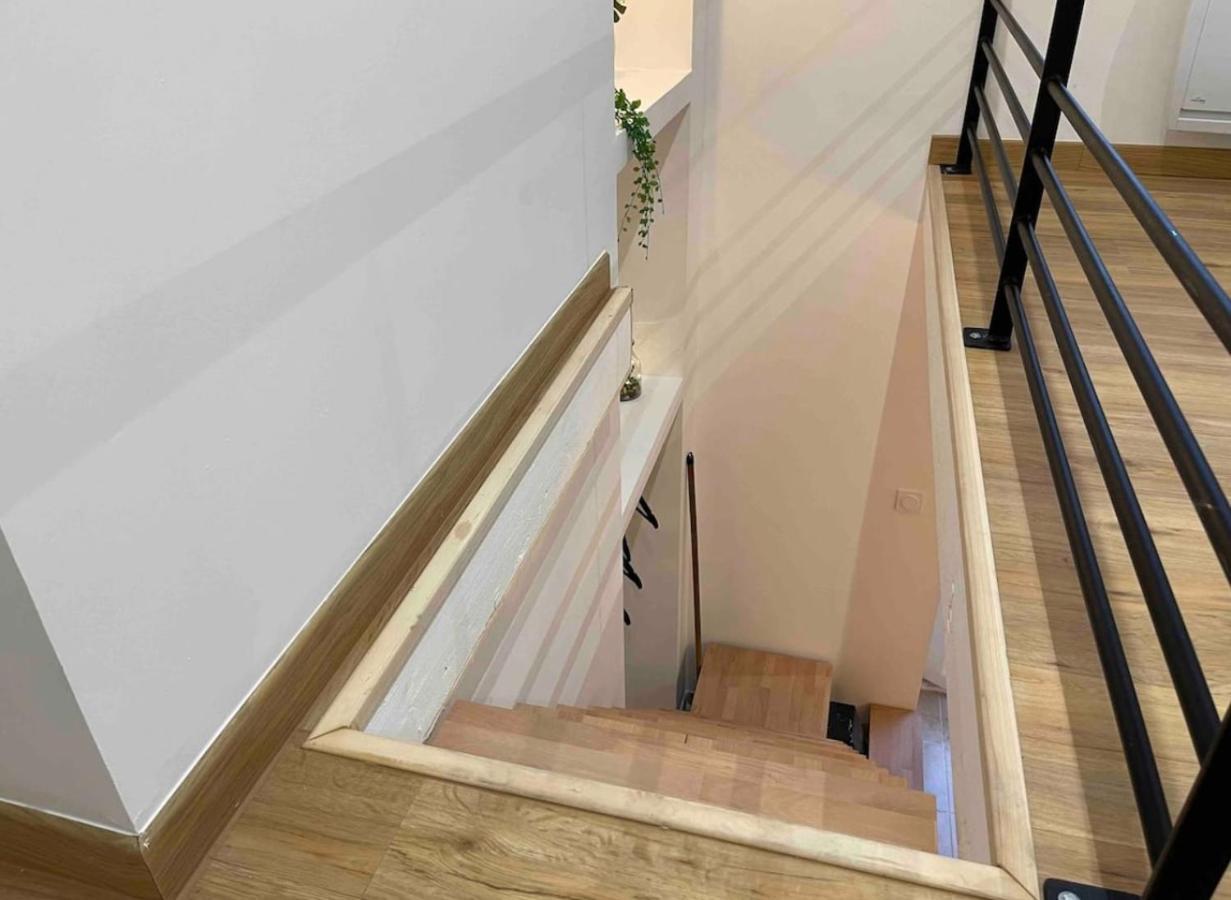Appartement Le Duplex - Gare / Tram / Netflix à Fontaine  Extérieur photo