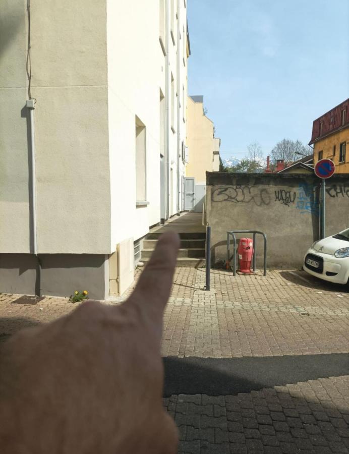 Appartement Le Duplex - Gare / Tram / Netflix à Fontaine  Extérieur photo